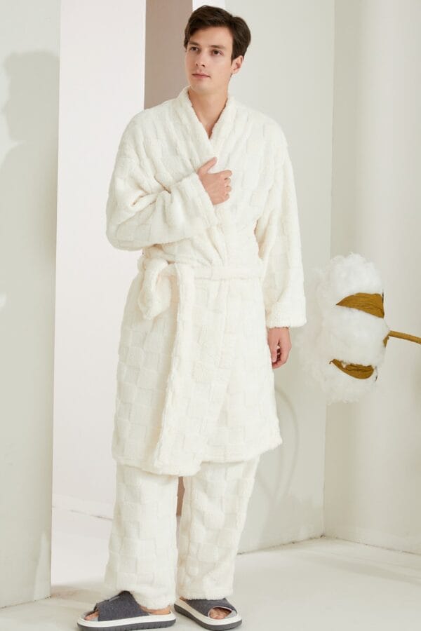 Long couple pajamas in European and American plus size loose coral fleece soft and fluffy home suit set can be worn outside - Image 6